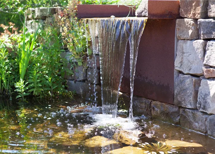 Wasserspiele im Garten - die beste Abkühlung im Sommer