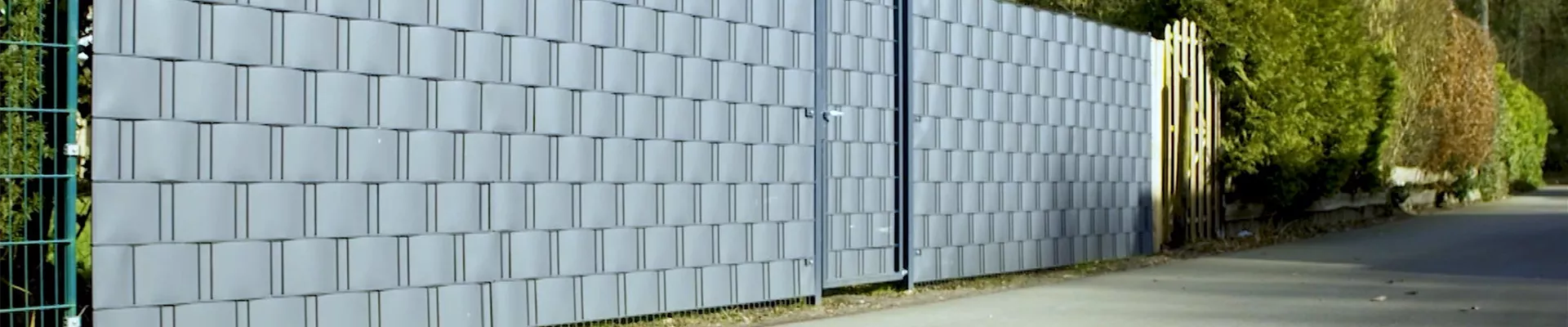 Sichtschutzzaun aufstellen (Thumbnail).jpg